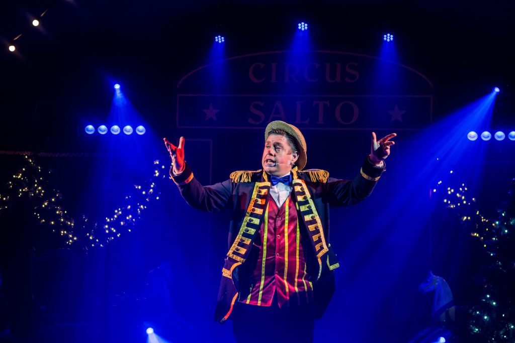 Kom naar het kerst circus