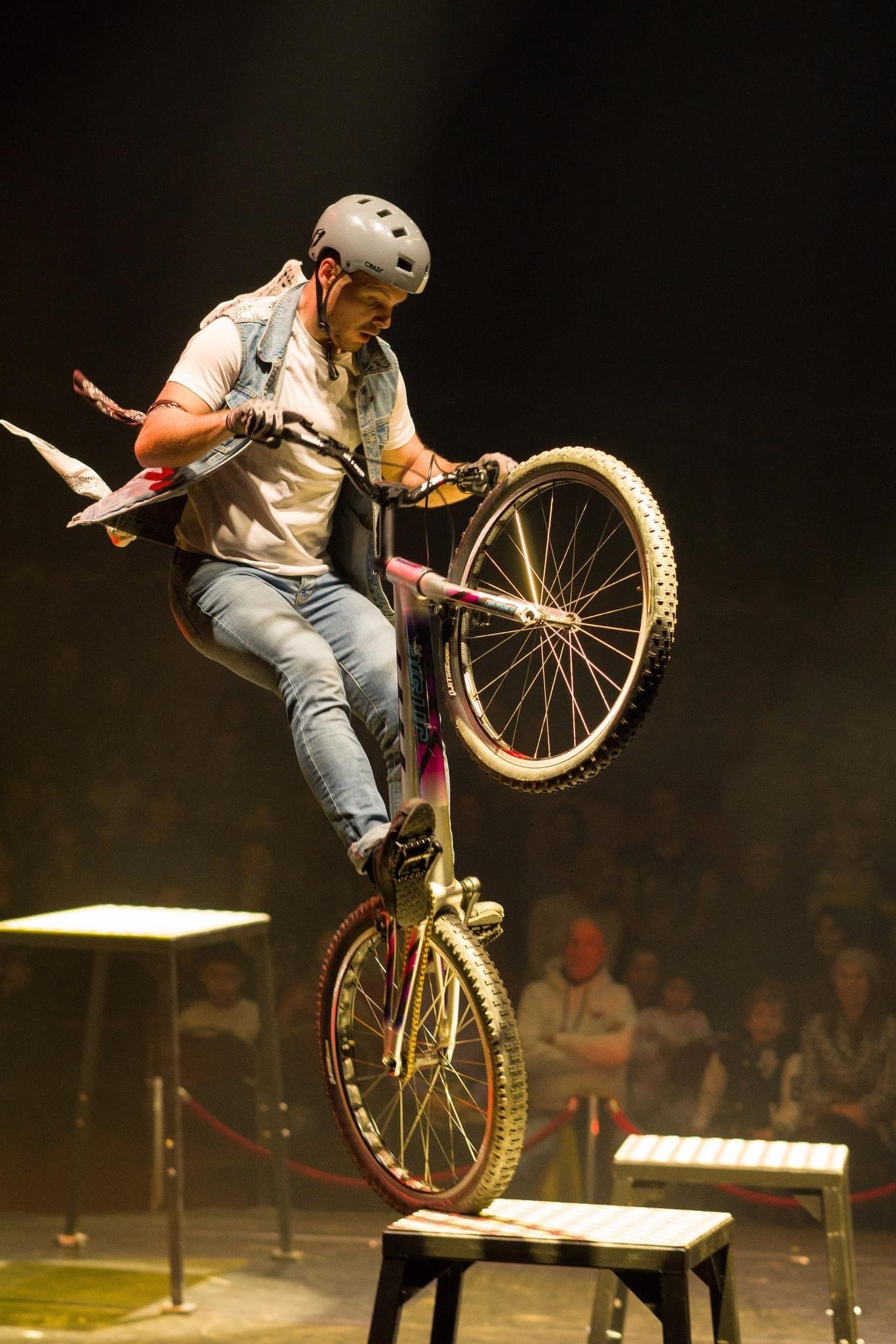 BMX Kerstcircus Salto Wintercircus