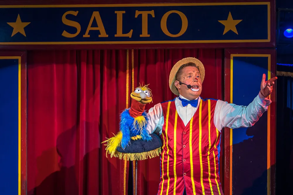 Circus Salto Sander Balk buikspreek act