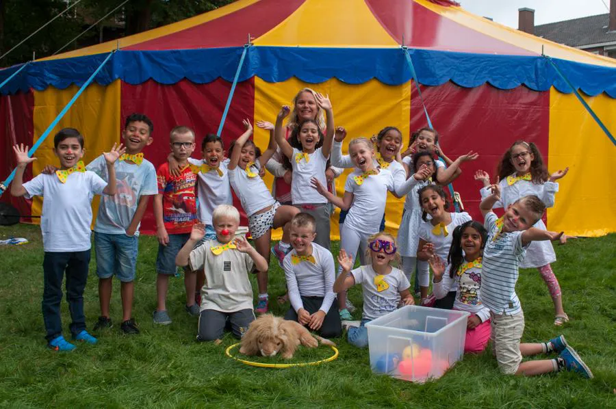 Circus op school kleuters tm groep 8